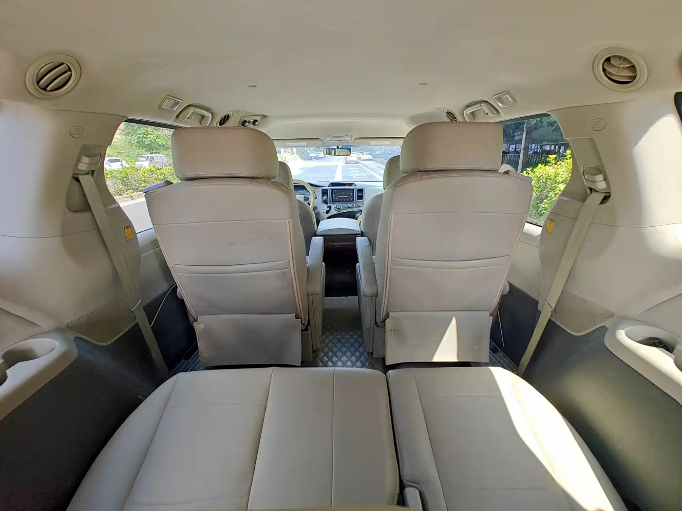 Toyota Sienna фото 8