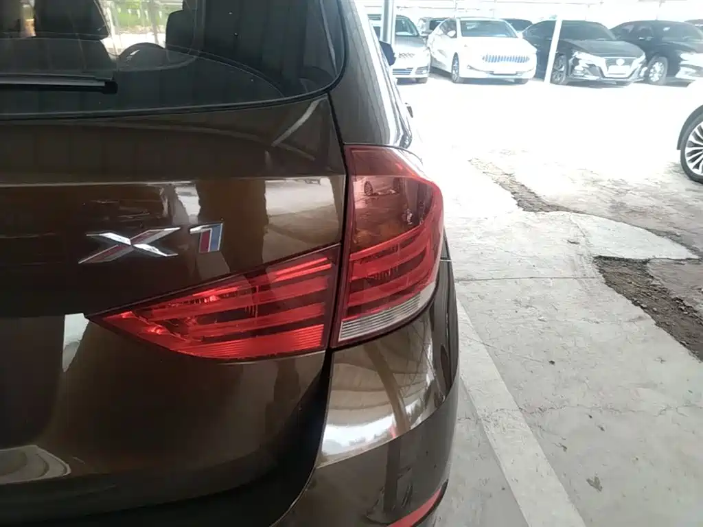 BMW X1 2014 sDrive18i Fashion Edition фото 8
