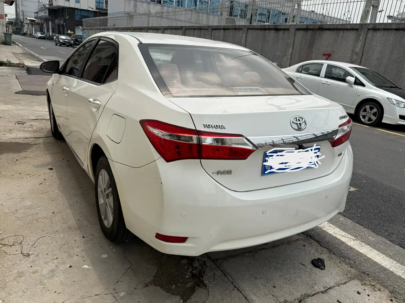 Toyota Corolla 2014 1.6L CVT GL-i фото 11