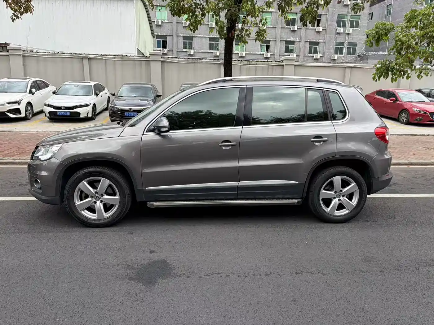 Volkswagen Tiguan 2010 1.8TSI Automatic 2WD Urban фото 8