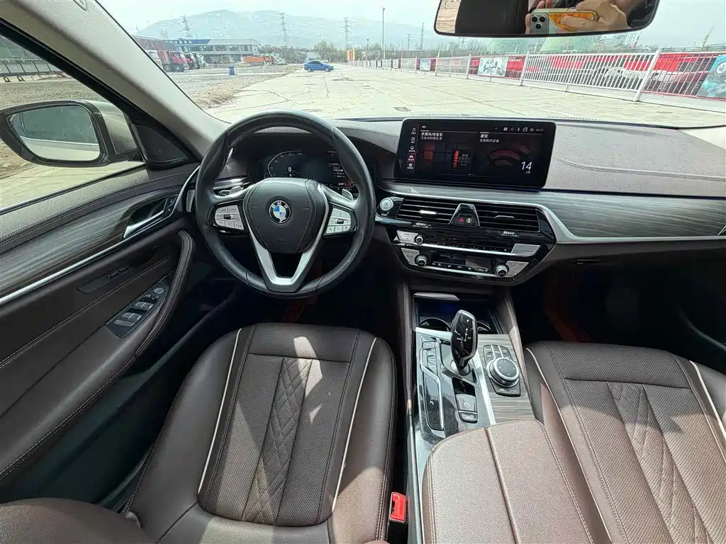 BMW 5 Series 2022 530Li Leading Luxury Package фото 9