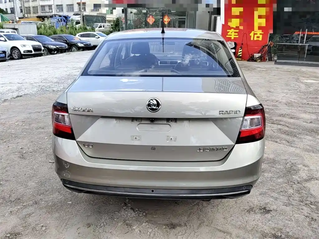 Škoda Rapid 2018 1.6L Automatic Comfort Edition фото 6
