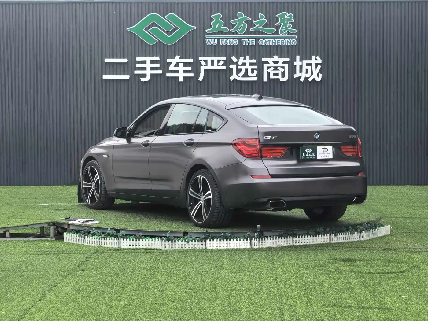 BMW 5 Series GT 2010 535i Luxury Model фото 16