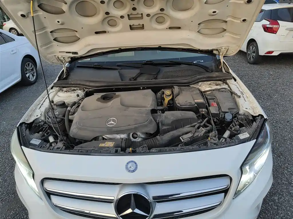 Mercedes-Benz GLA 2016 GLA 200 Dynamic фото 16