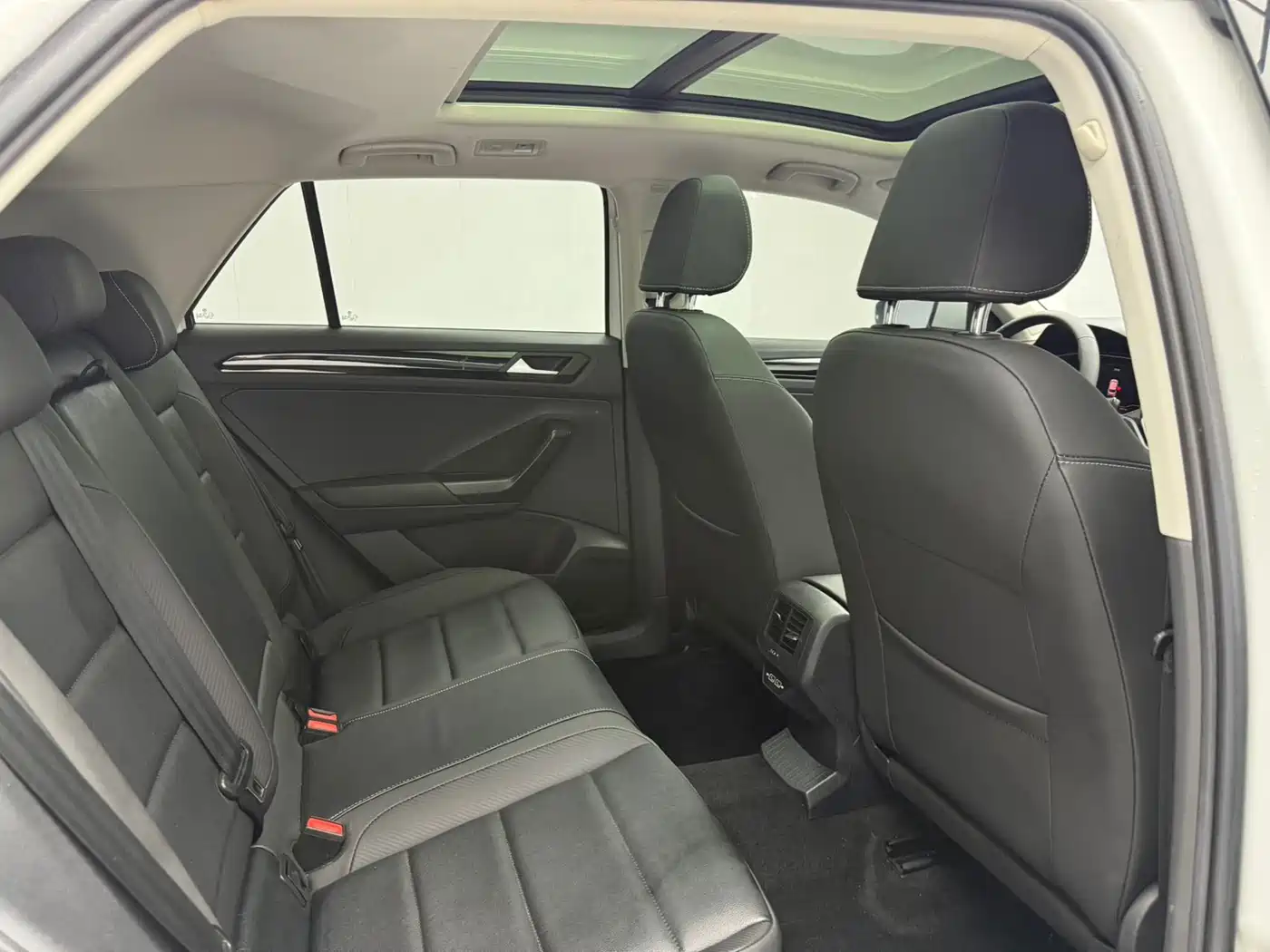 VOLKSWAGEN T ROC EXPLORING SONGS