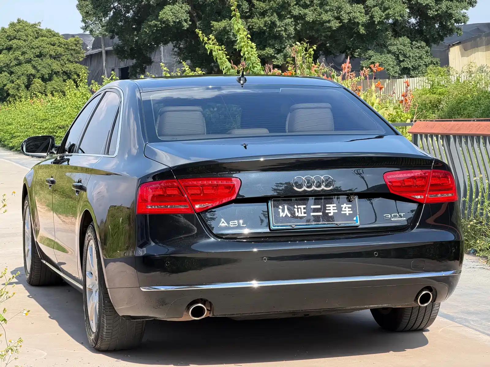 Фото 13 - Audi A8