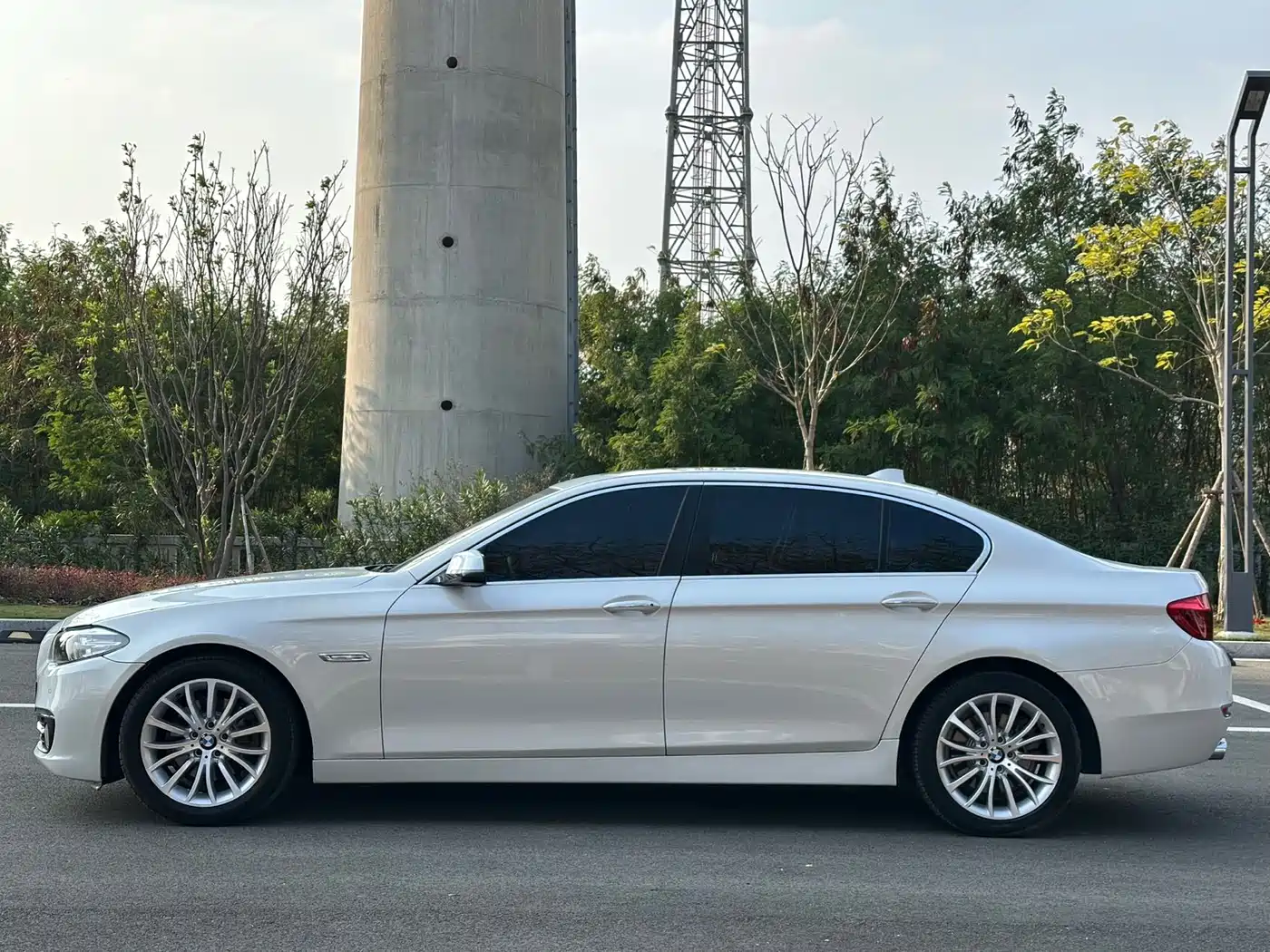 BMW 5 Series 2014 525Li Luxury Design Package фото 9