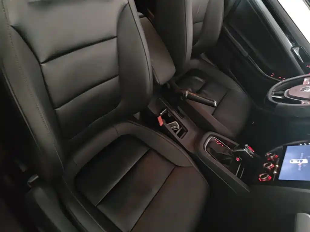 Volkswagen Sagitar 2018 1.6L Automatic Comfort фото 25