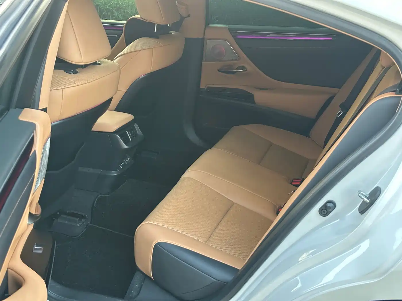 Lexus ES 2022 200 Excellence Edition фото 7