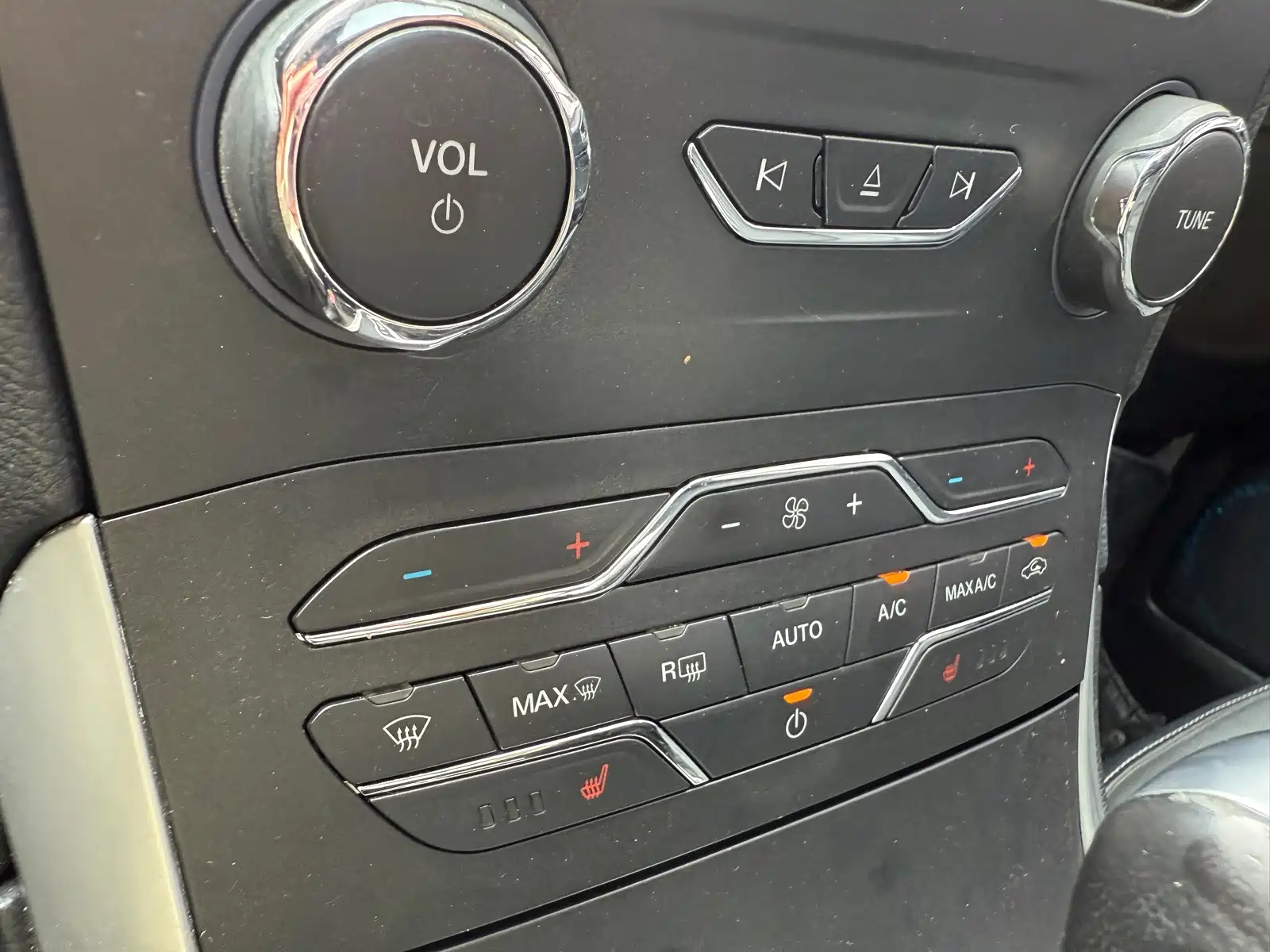 Фото 45 - Ford Edge