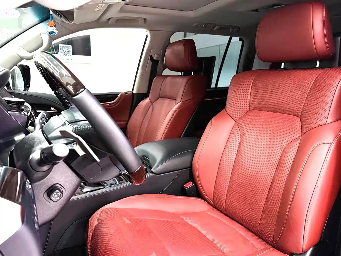 Фото 7 - Lexus LX