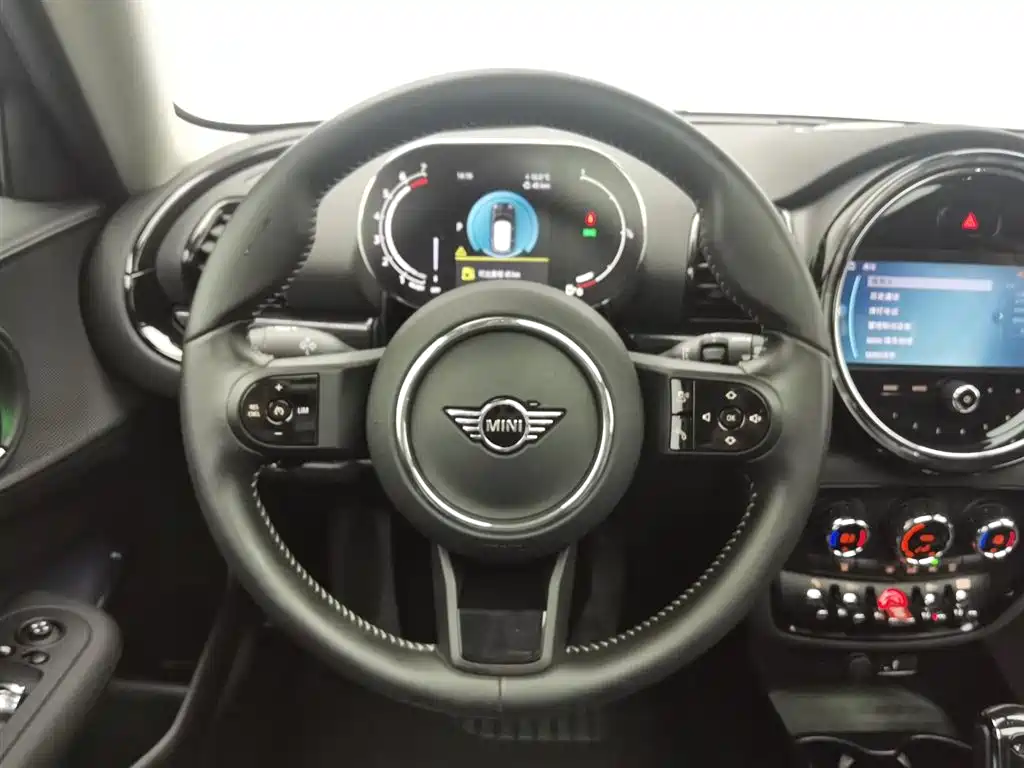 MINI CLUBMAN
