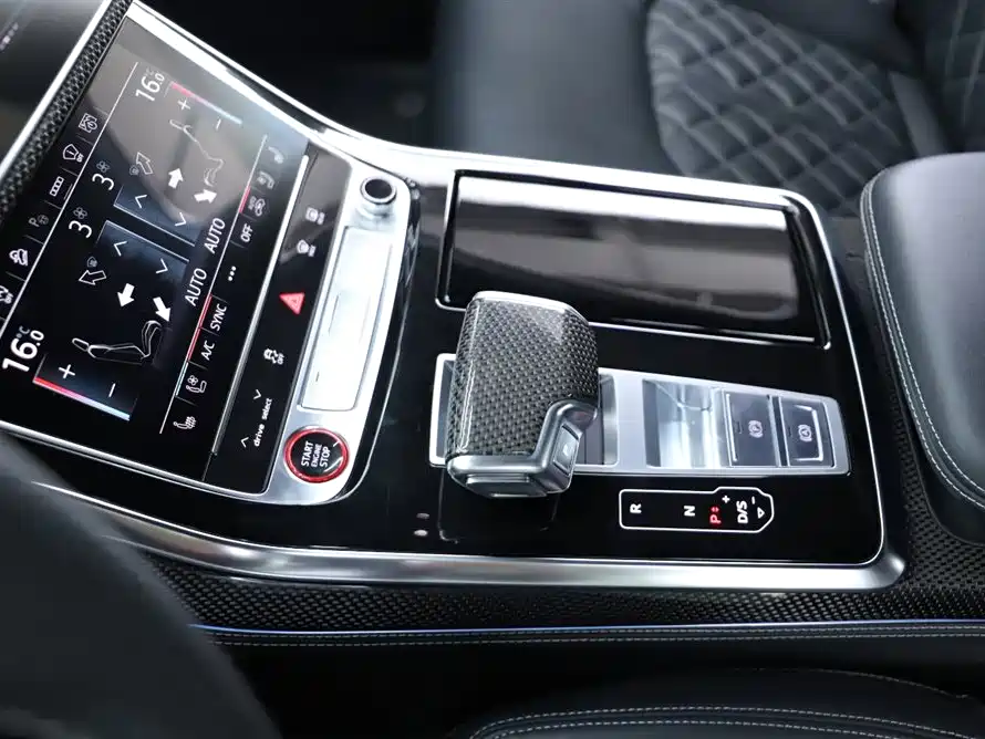 Audi SQ7 2024 4.0 TFSI Dark Knight Edition фото 8