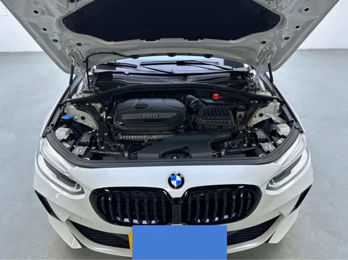 BMW 1 Series 2023 125i M Sport Shadow Edition фото 14