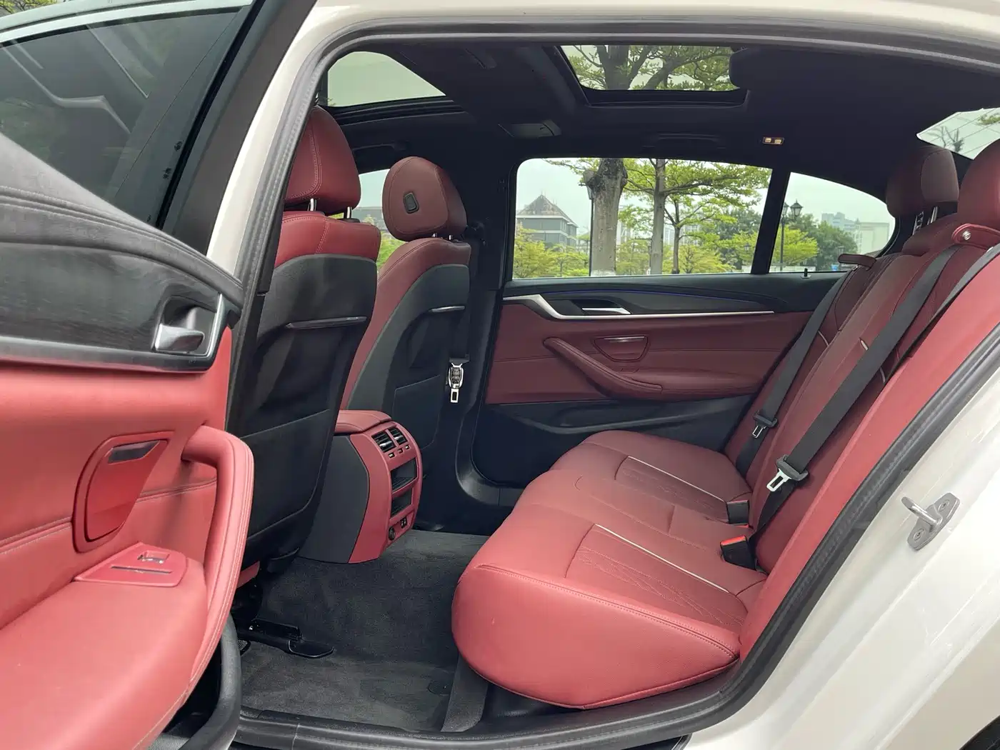 BMW 5 Series 2023 530Li Leading M Sport Package фото 14