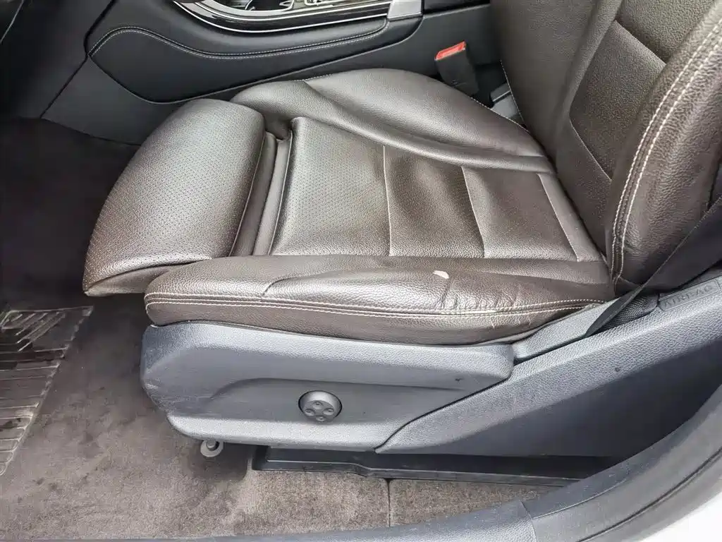 Mercedes-Benz GLC 2019 GLC 260 4MATIC Luxury фото 20