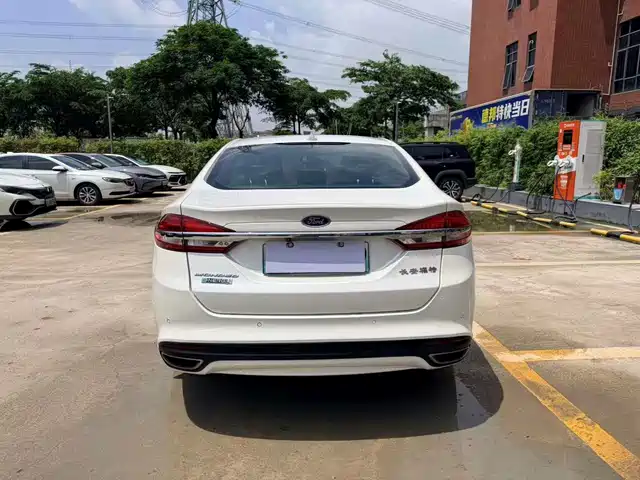 Ford Mondeo New Energy 2018 2.0 PHEV Smart Edition — фото 5