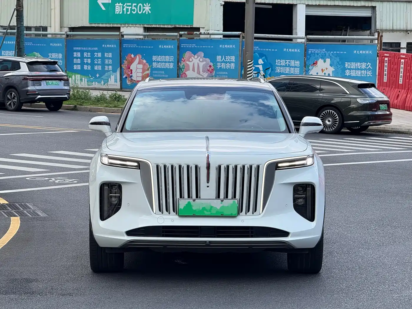 Hongqi E-HS9 2022 660km Qi Chang Edition (6-seater) фото 2