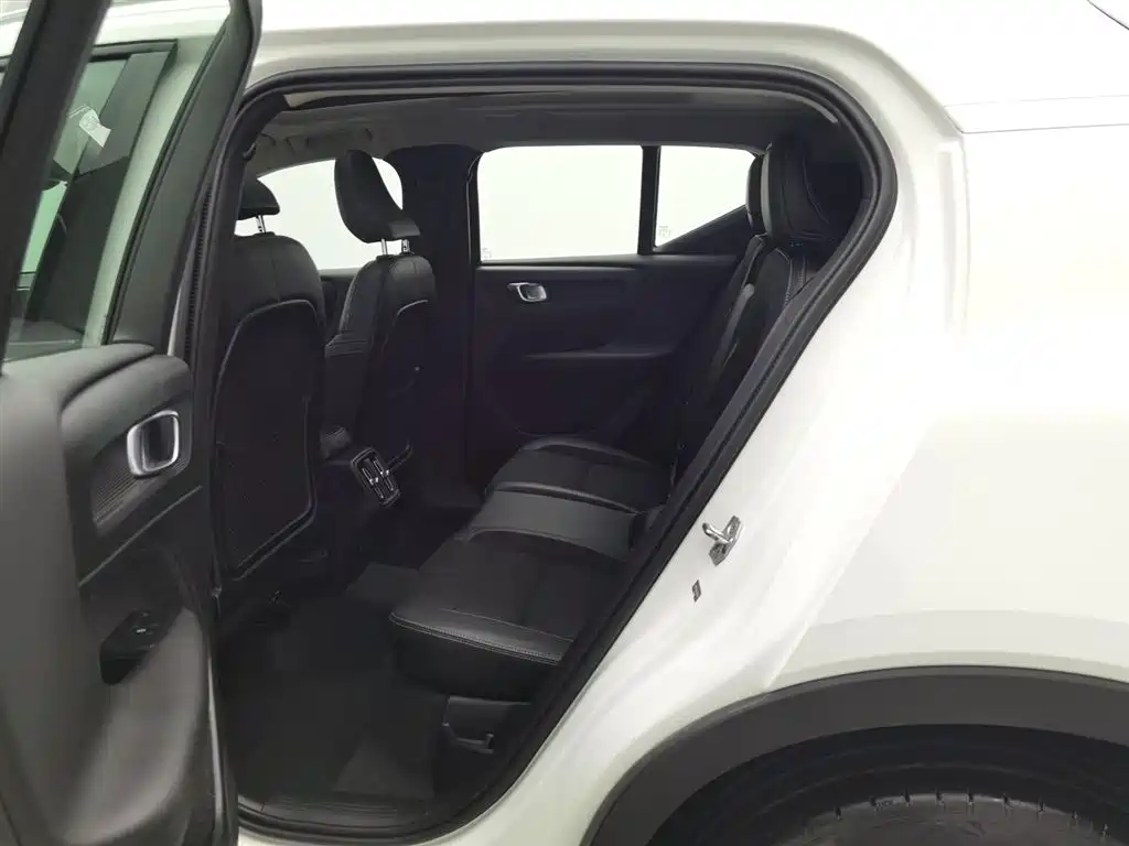 Volvo XC40 2020 T3 Smart Fashion Edition фото 15