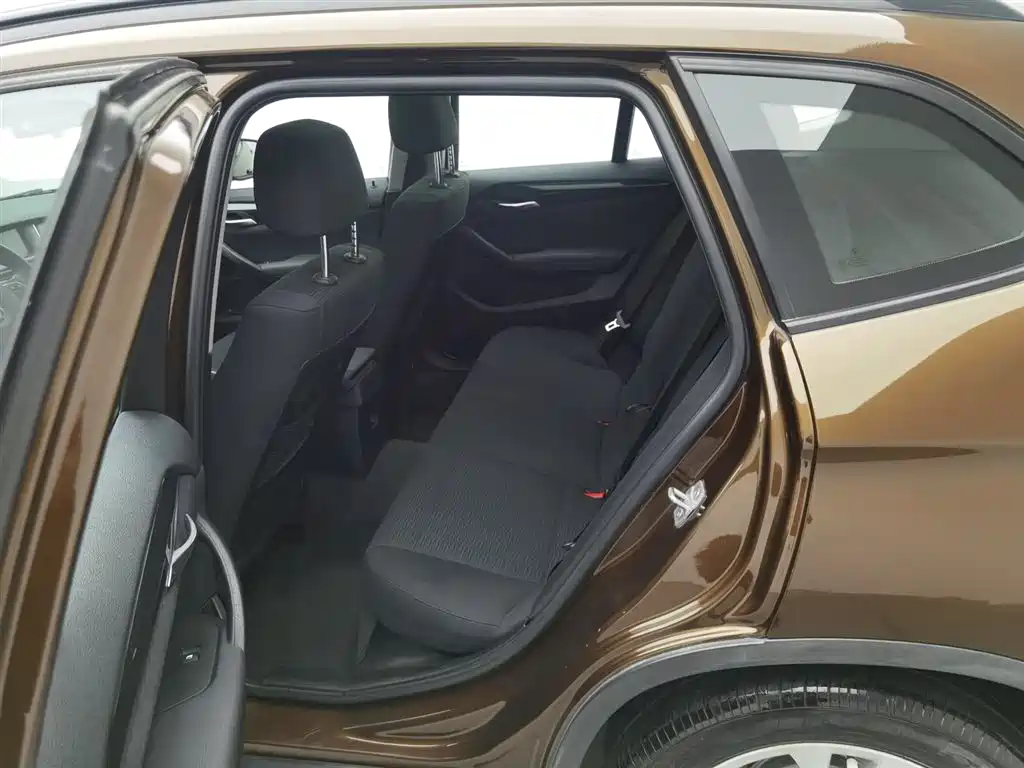 BMW X1 2015 Model sDrive18i Fashion Advanced Edition фото 15
