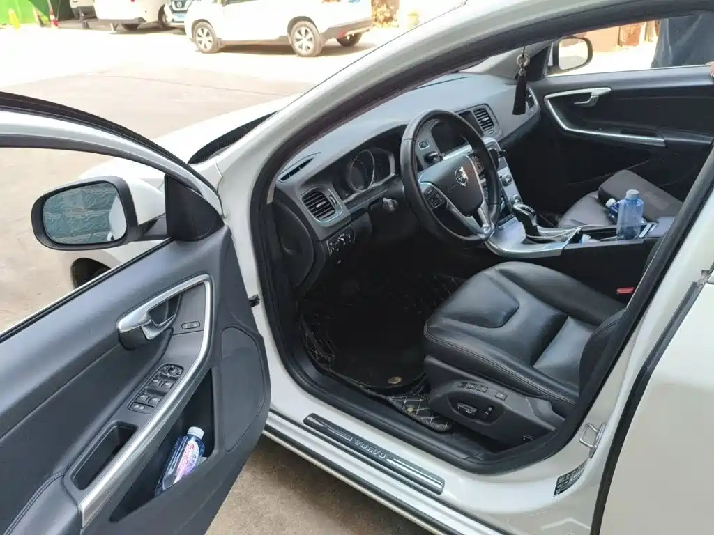 Volvo V60 2018 2017 T5 Zhi Yi Edition China V