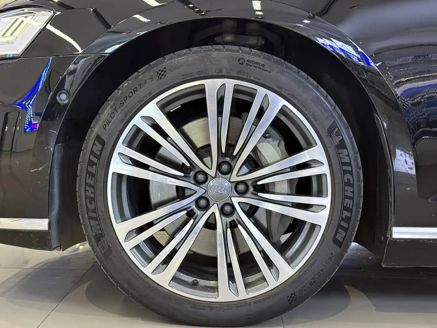 Audi A8 2019 Facelift Plus A8L 55 TFSI quattro Premium фото 18
