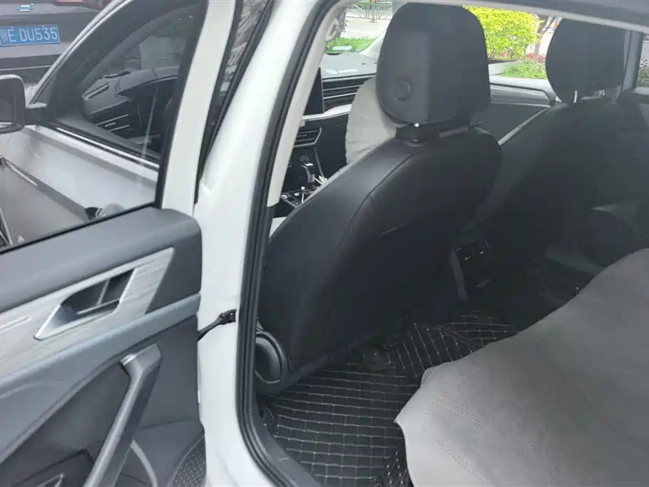 Volkswagen Sagitar 2025 Model Second Facelift 300TSI DSG Transcend Edition фото 11