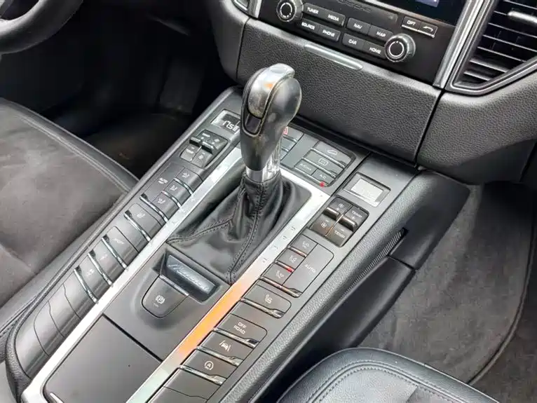Porsche Macan 2017 Macan 2.0T фото 14