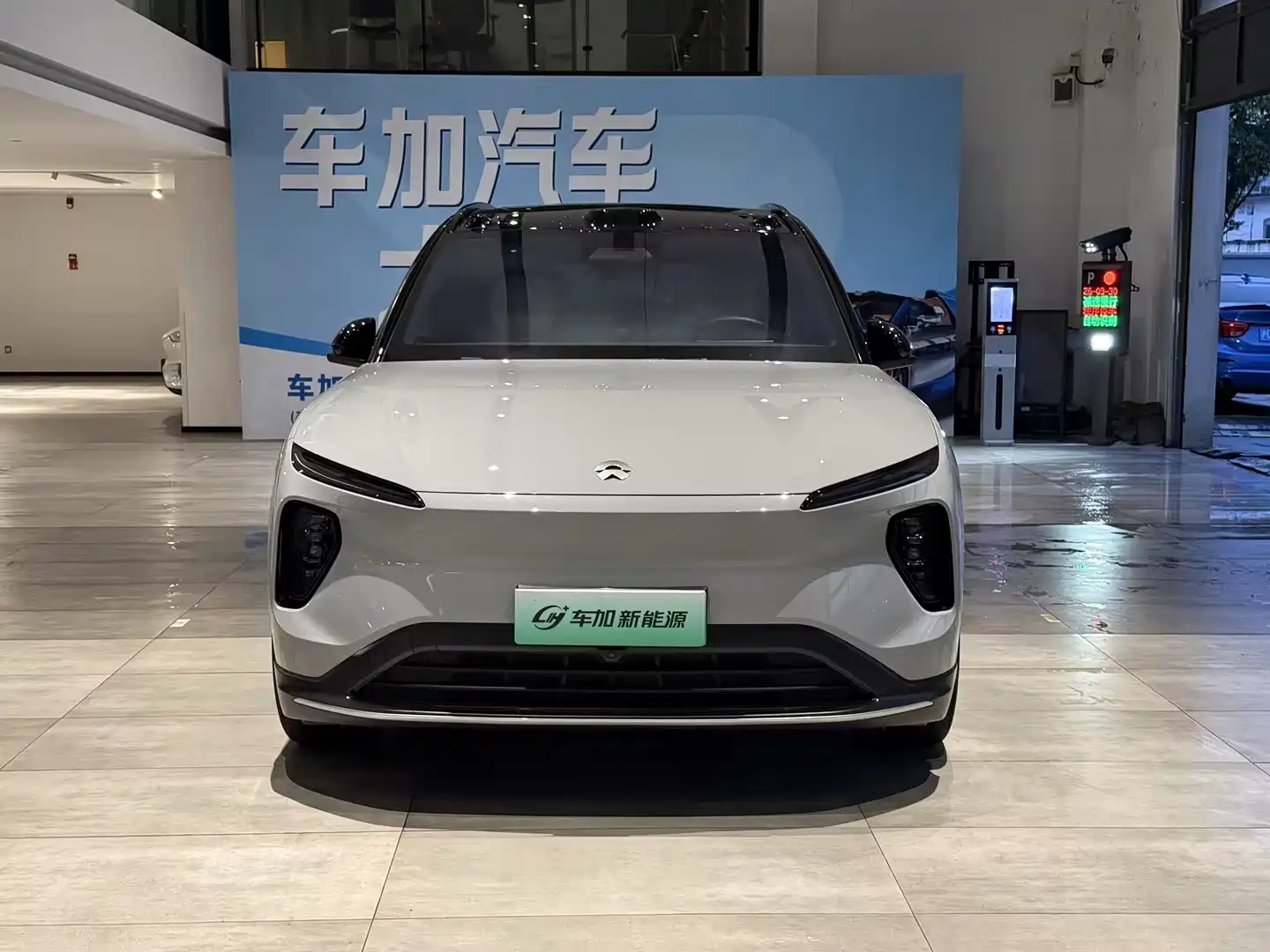 Фото 2 - NIO ES6