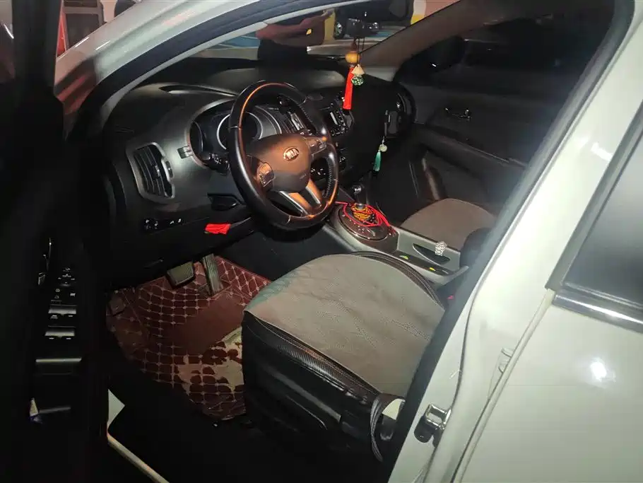 Kia Sportage 2015 2.0L Automatic 2WD DLX фото 9