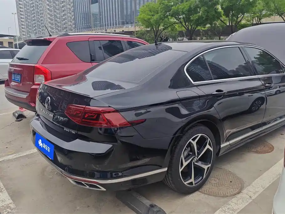 Volkswagen Magotan 2023 Model 2 Million Commemorative Edition 330TSI DSG Luxury фото 3