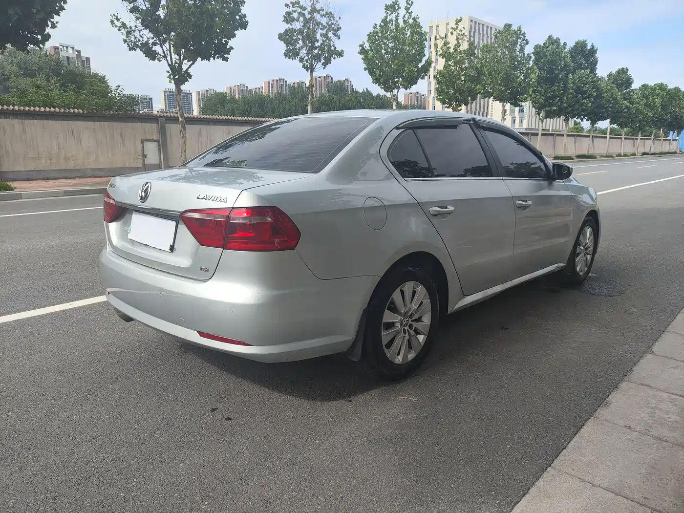 Volkswagen Lavida 2013 Facelift 1.4TSI Manual Comfort фото 18
