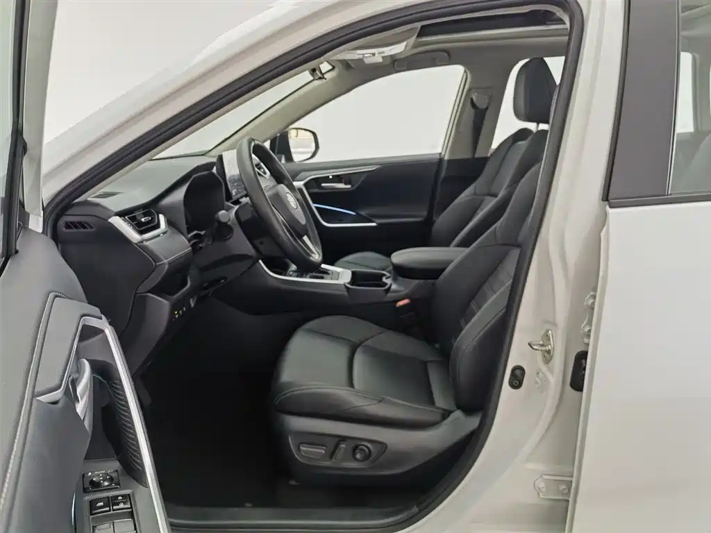 Toyota Wildlander 2023 Hybrid 2.5L E-CVT FWD Luxury PLUS Edition фото 10