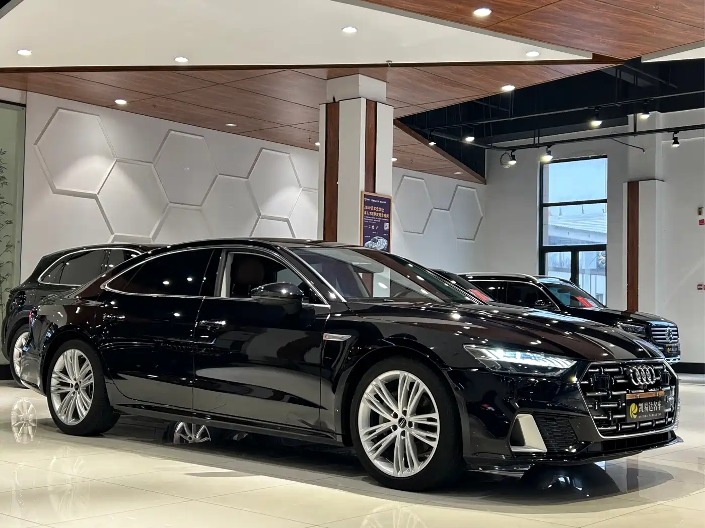 Audi A7L 2024 45 TFSI quattro Premium Luxury фото 4