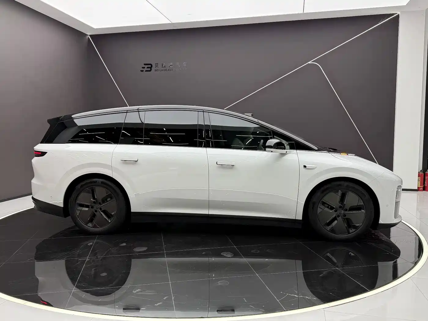 Li Auto Li i8 2026 2025 Standard Edition