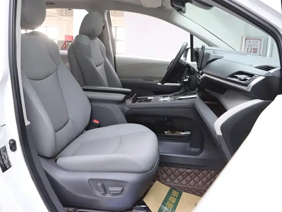 Toyota Sienna 2021 2.5L Hybrid Luxury Edition фото 17