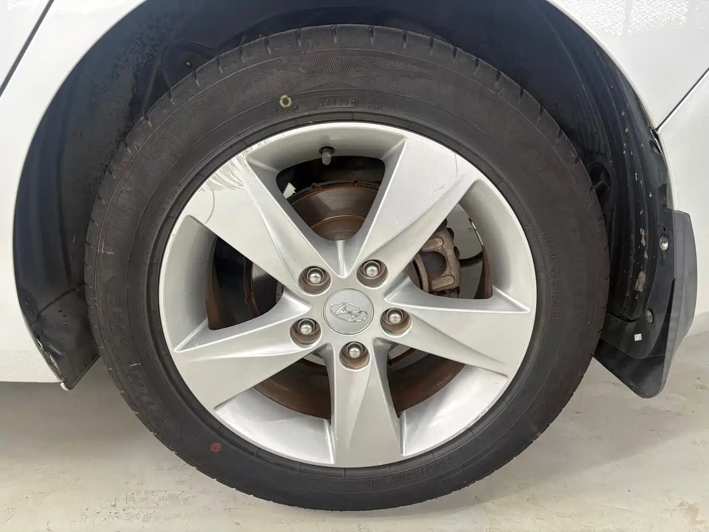 Hyundai Langdong 2013 1.6L Automatic Leading фото 11