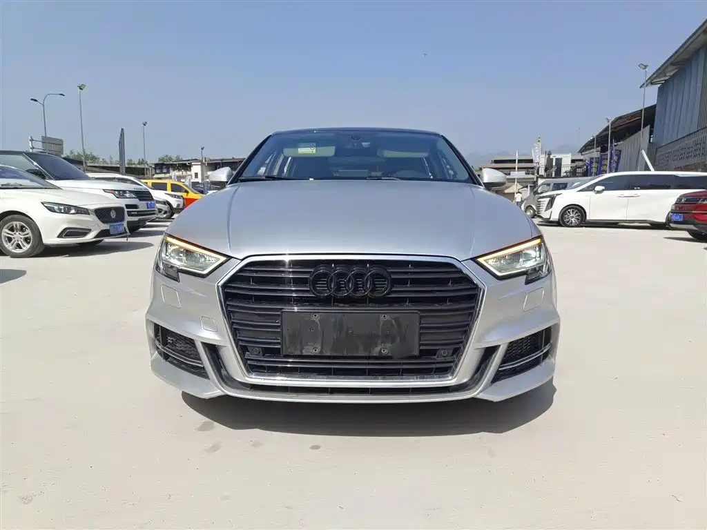 Audi A3 2019 Limousine 35 TFSI Fashion China V фото 3