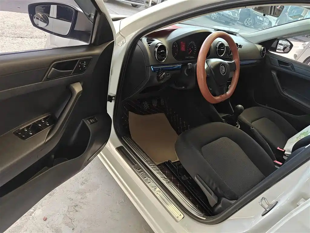 Volkswagen Jetta 2017 1.4L Manual Fashion фото 16