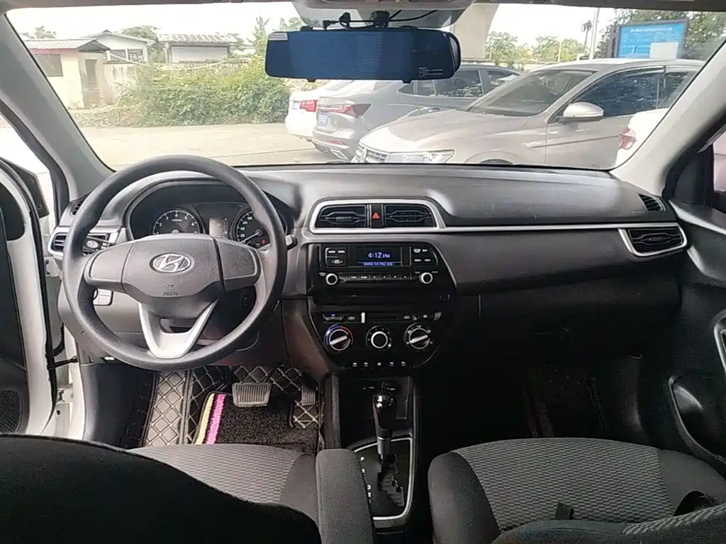 Hyundai Verna 2017 1.4L Automatic Leap Enjoyment Edition China VI фото 10