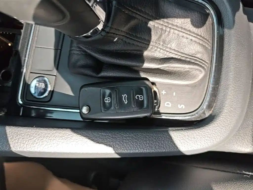 Volkswagen Sagitar 2017 230TSI Automatic Comfort фото 9