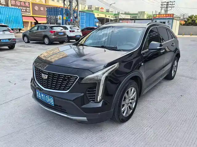 CADILLAC XT4