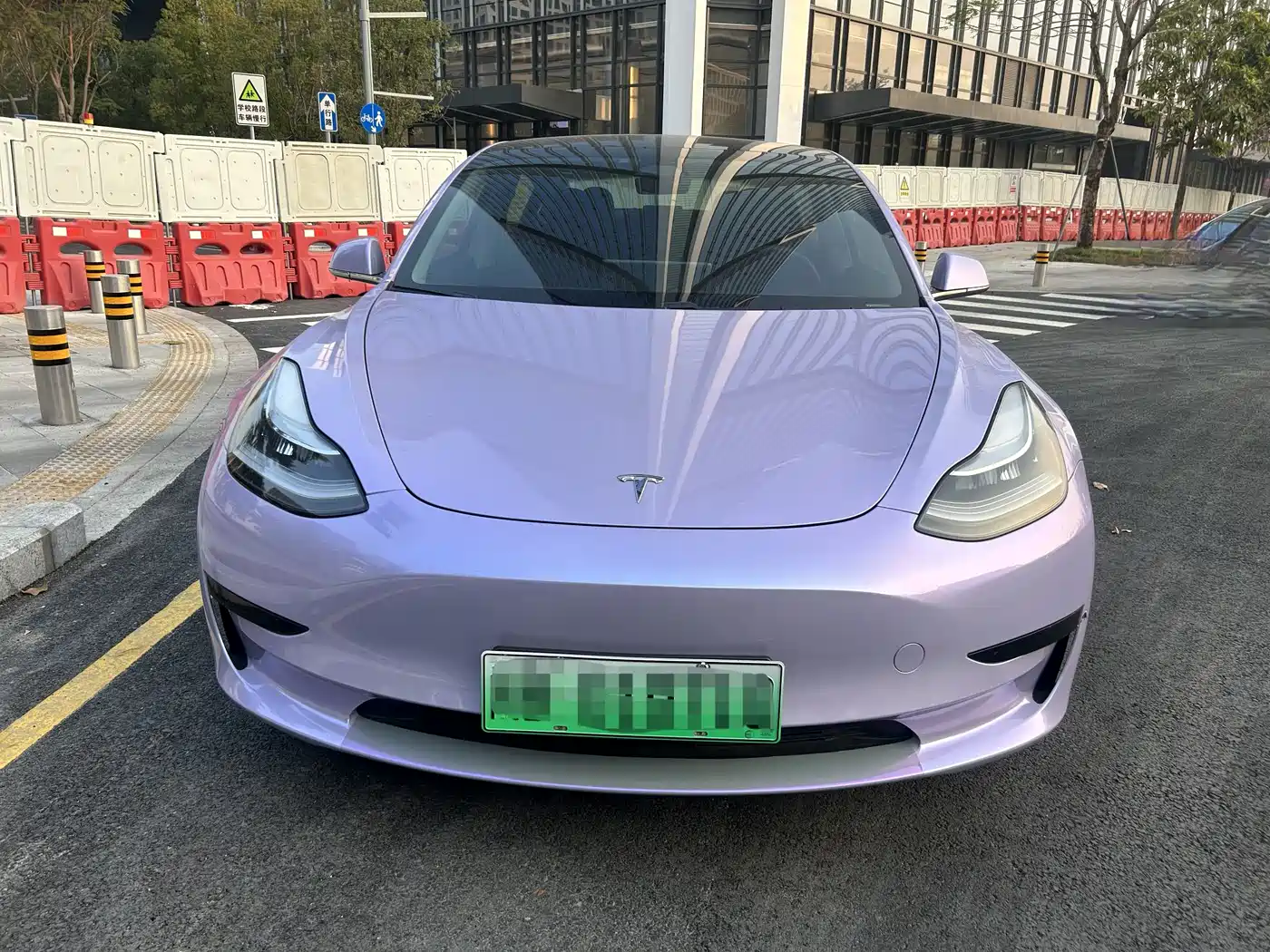 TESLA MODEL 3