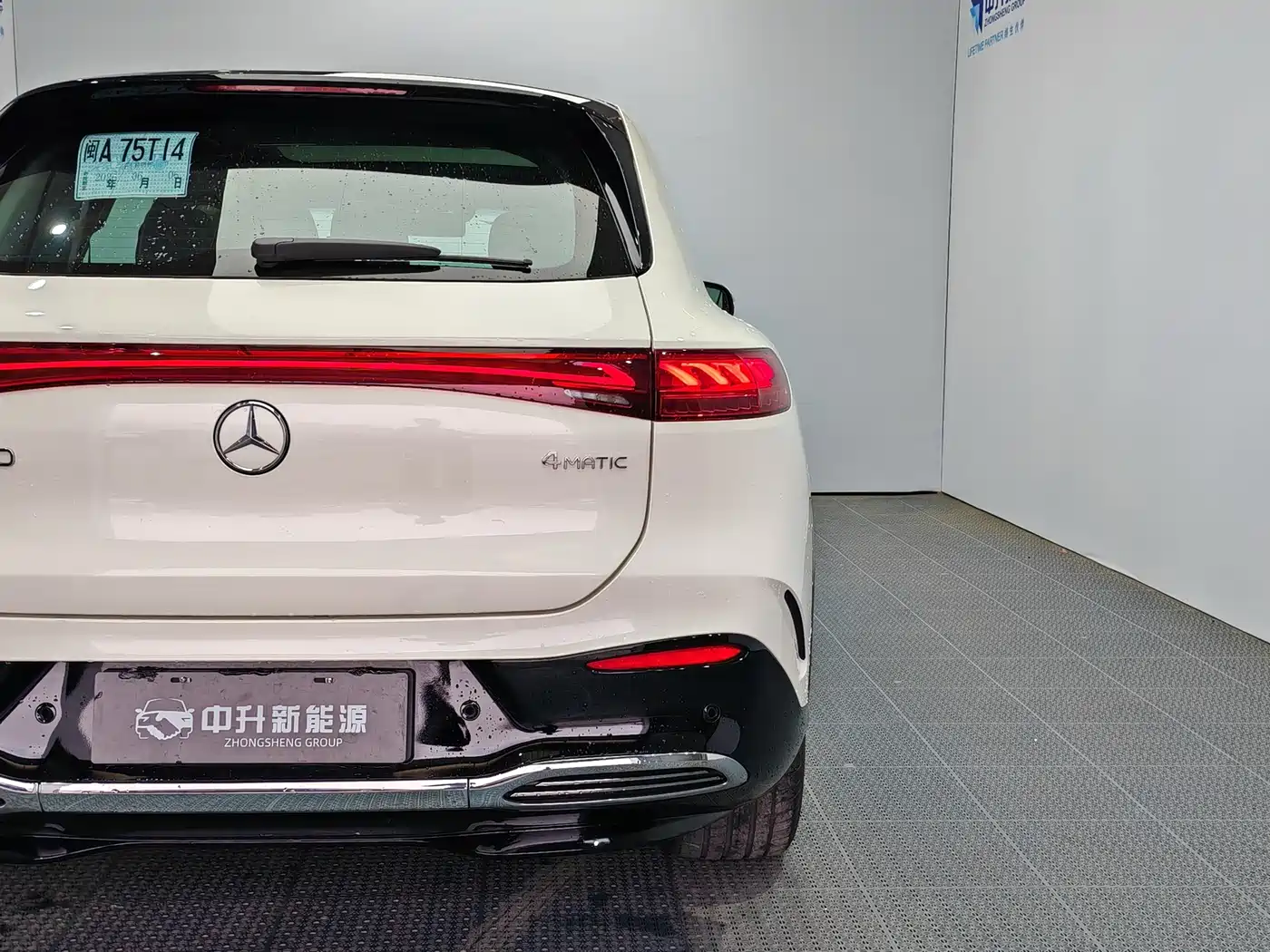 Mercedes-Benz EQS SUV 2023 450 4MATIC Pioneer Edition фото 21