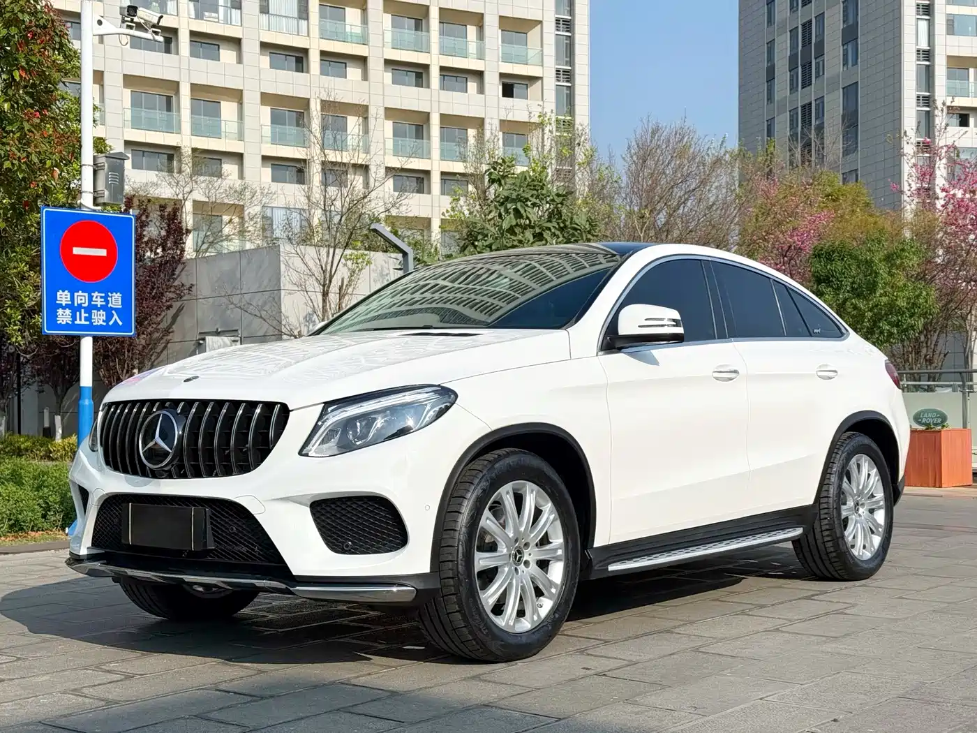 Mercedes-Benz GLE Coupe 2018 GLE 320 4MATIC Coupe SUV