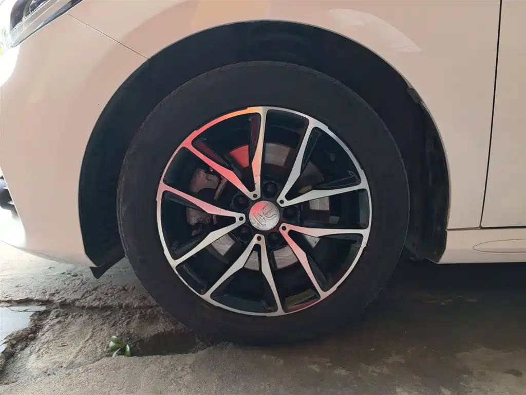 BYD Song MAX 2018 1.5T Automatic Smart Connected Premium 6-Seater фото 23