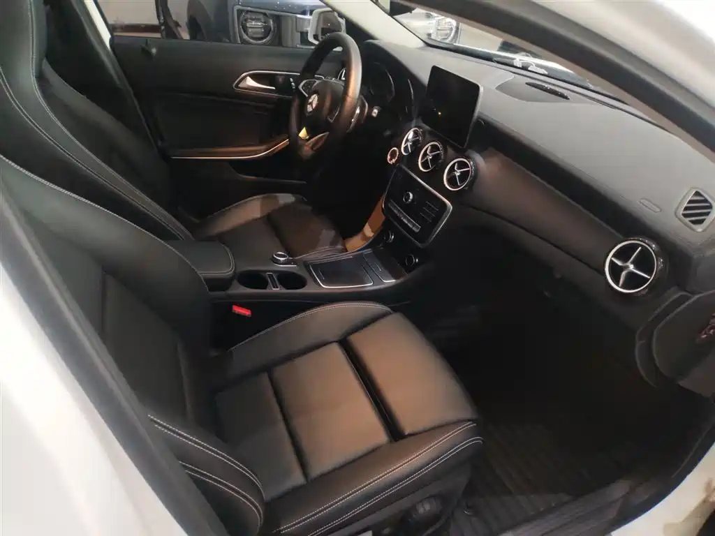 Mercedes-Benz GLA 2019 GLA 200 Fashion фото 8