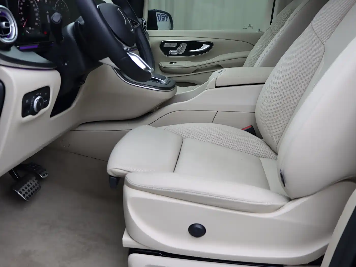 Mercedes-Benz V-Class 2025 2024 V 300 L Long Wheelbase Luxury Edition