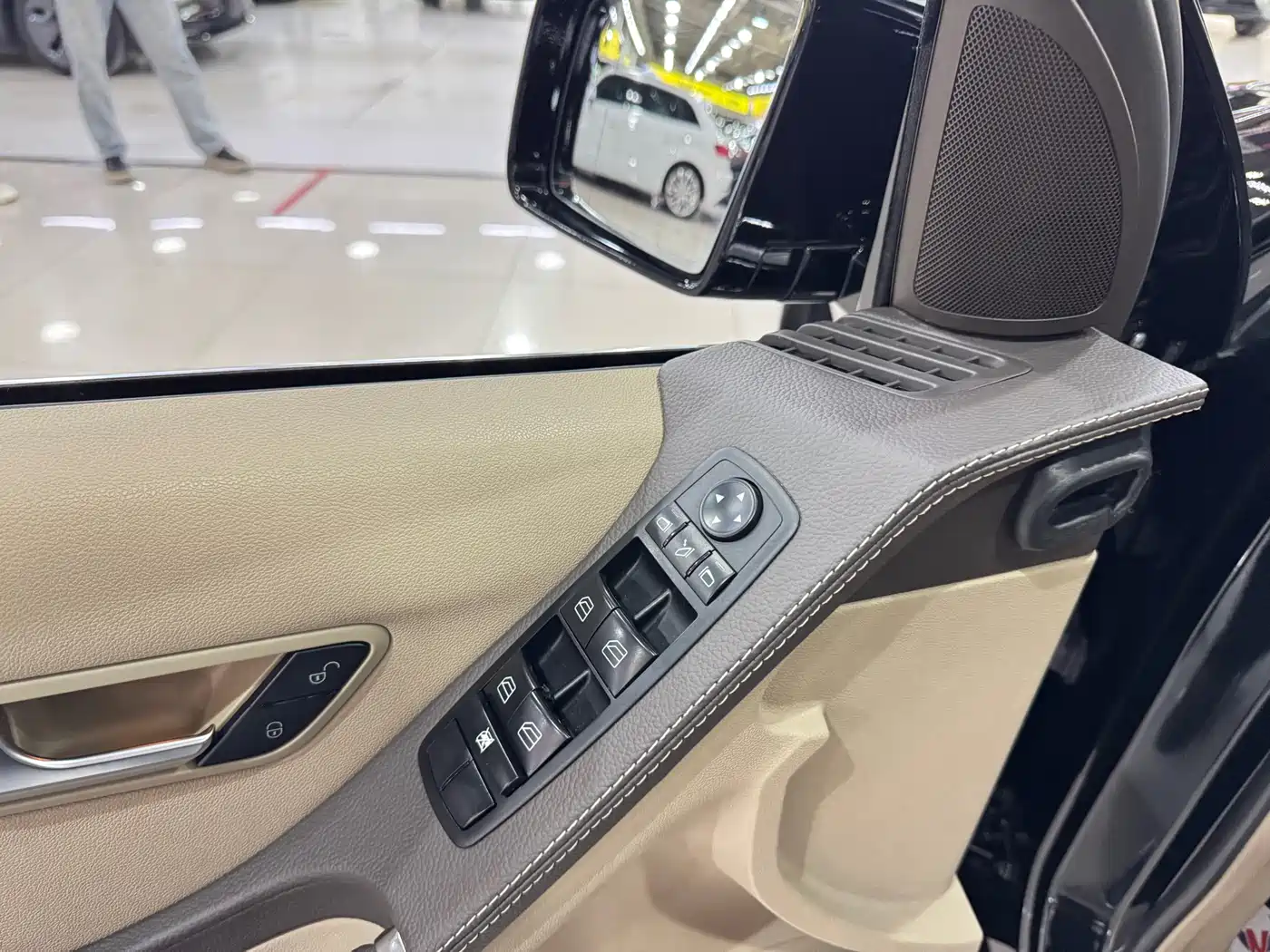 Mercedes-Benz R-Class 2017 R 320 4MATIC Business Collector's Edition фото 15