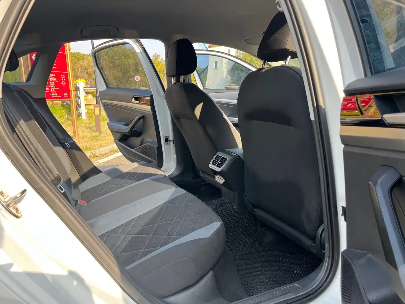 Volkswagen Lavida 2023 Facelift 1.5L Auto Comfort Edition фото 11